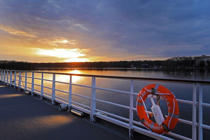 Entertainment on MS R.E. Waydelich L.J.